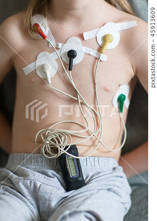 Heart cardiogram using Holter Heart cardiogram using Holter 45913609