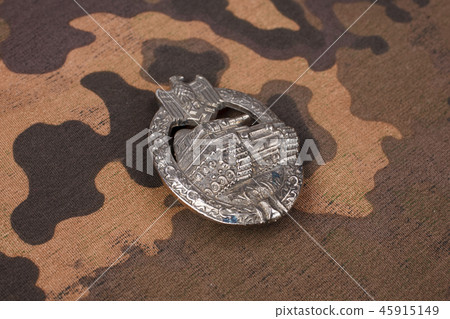 General Tank Assault Badge - german nazi award General Tank Assault Badge - german nazi award 45915149