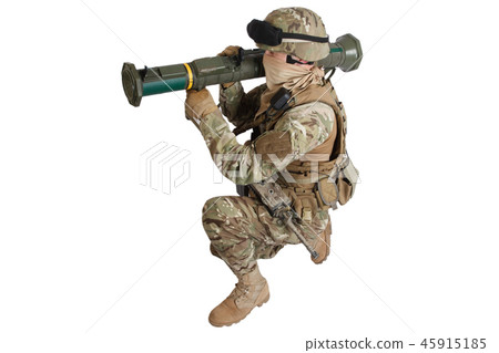 US ARMY soldier with recoilless rocket launcher  45915185