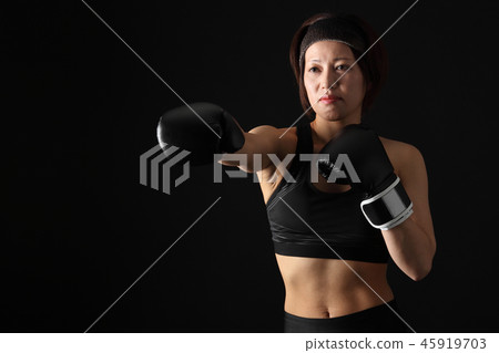 Female fighter doing boxer size 45919703
