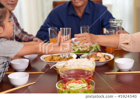 Thanksgiving dinner 45924340