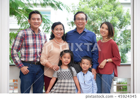 Big family Big family 45924345