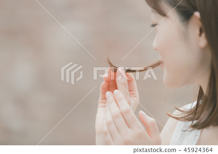 female, lady, woman 45924364