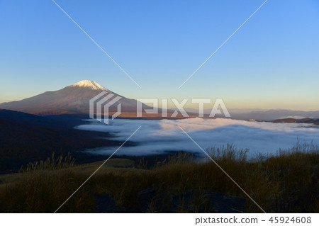Shinohara over the sea of clouds over Mt. Fuji and Mt. 45924608