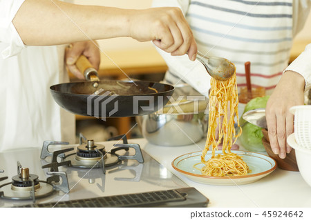 製作麵食 製作麵食 45924642