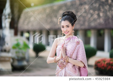 Beautiful Thai girl in Thai traditional costume Beautiful Thai girl in Thai traditional costume 45925984