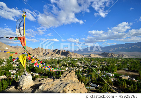 Lenti市的看法從Shanti Stupa的 45928763