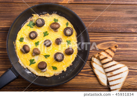 Omelette with mushroom Omelette with mushroom 45931834