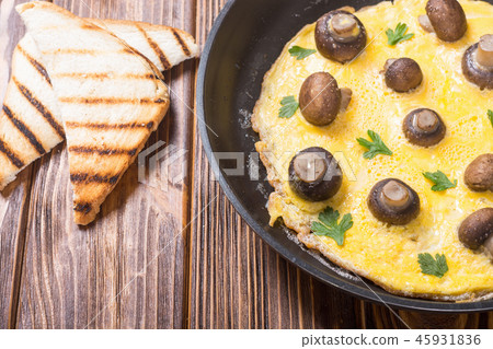 Omelette with mushroom Omelette with mushroom 45931836
