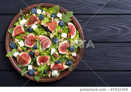 Figs salad with cheese Figs salad with cheese 45932409