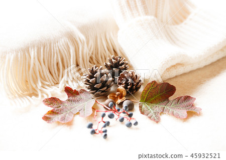 Knit cap and scarf & early winter picks 45932521