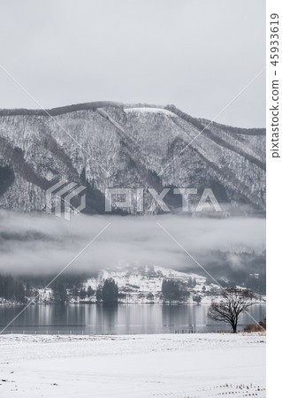 多雪的國家的風景 多雪的國家的風景 45933619