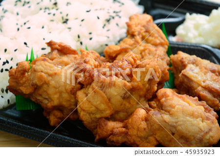美味的炸雞飯盒 45935923