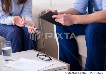 Patient discussing with psychologist unplanned pregnancy 45938627