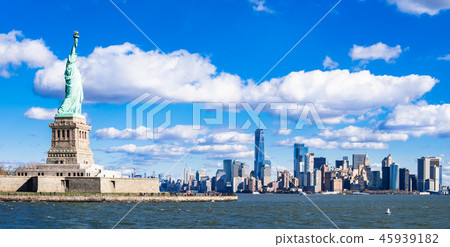 New York The Statue of Liberty and the Manhattan skyscraper New York The Statue of Liberty and the Manhattan skyscraper 45939182