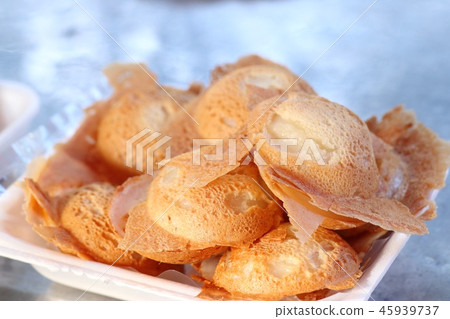 Coconut milk mix sugar and flour 45939737