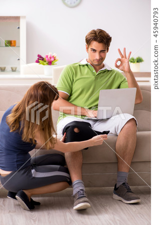 Concept of knee sports injury 45940793