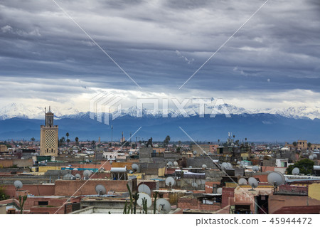 Marrakesh city skyline with backdrop of Atlas moun Marrakesh city skyline with backdrop of Atlas moun 45944472