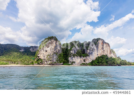 tropical karst rocks perfect for climbing Railay tropical karst rocks perfect for climbing Railay 45944861