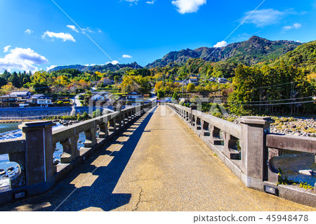 Kuramakei橋的秋天景色[Otsutsu Nakatsu City Honshumagkei] 45948478