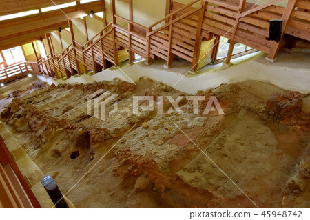 Climb inside 45948742