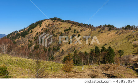 The ridge line of autumn 45953054