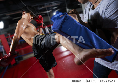 Kick boxing men 45953923