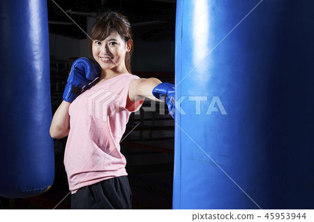 Boxing kick boxing woman Boxing kick boxing woman 45953944