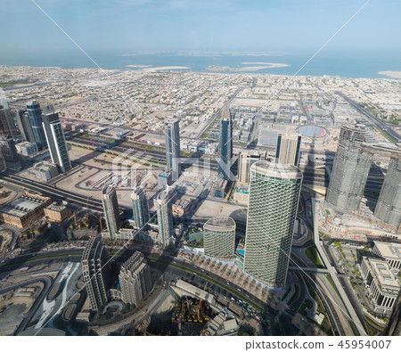 Dubai panorama 45954007