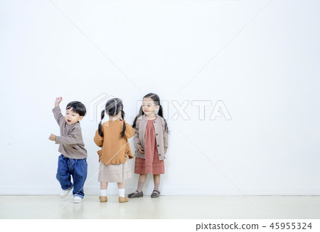 3 years old, we are friends 45955324