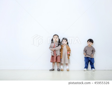 3 years old, we are friends 45955326