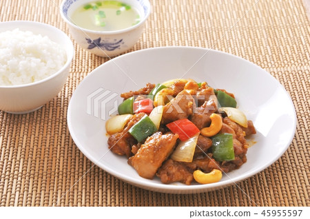 Stir fried chicken and cashew nuts 45955597