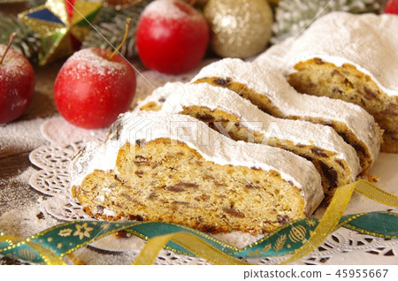 Stollen German pastry German pastry Christmas sweets Stollen Stollen German pastry German pastry Christmas sweets Stollen 45955667