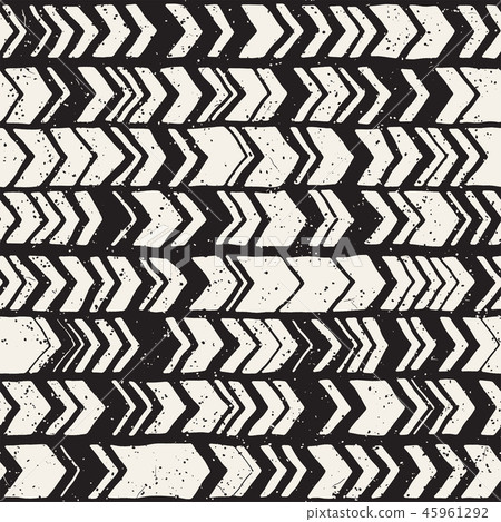 Seamless hand drawn style chevron pattern in black and white. Abstract vector background 45961292