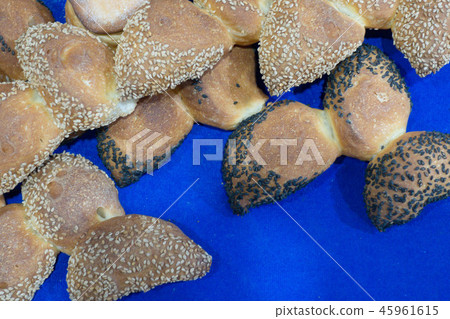 Bread cake 45961615