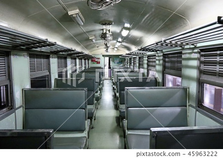 在一列火車裡面在泰國 45963222