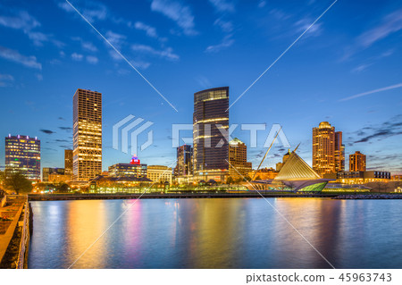 Milwaukee, Wisconsin, USA downtown city skyline 45963743