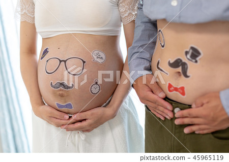 已婚夫婦的產婦照片 45965119