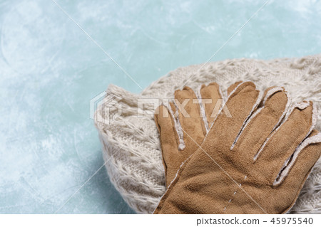 消聲器和手套 45975540