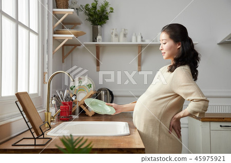 A day of pregnant women 45975921