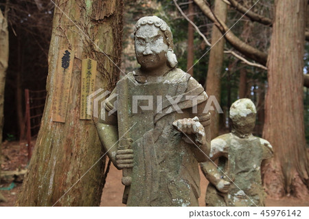 Stone Buddha on the summit of Kanegagatake, Atsugi City, Kanagawa Prefecture Stone Buddha on the summit of Kanegagatake, Atsugi City, Kanagawa Prefecture 45976142