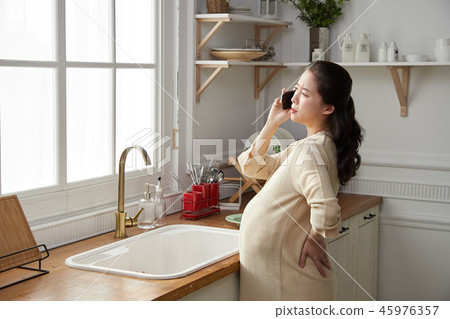 A day of pregnant women 45976357