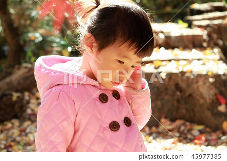 陷入困境的女孩 陷入困境的女孩 45977385