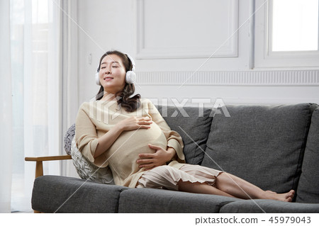 A day of pregnant women 45979043