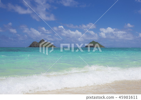 Lanikai beach where no one is 45981611