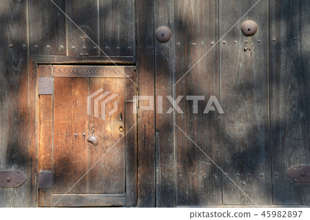 Old door 45982897