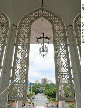 Inside the Blue Mosque in Malaysia (Sultan Salafdin Abdul Aziz Shah Mosque) 45985091