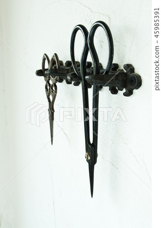 Wall storage-antique scissors Wall storage-antique scissors 45985391