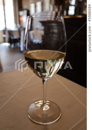 Vinho Verde 45986084