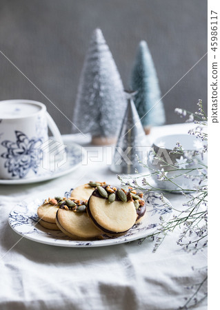 Nut chocolate sandwich cookies 45986117